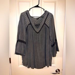 GREY TORRID TOP WITH LACE!!!!